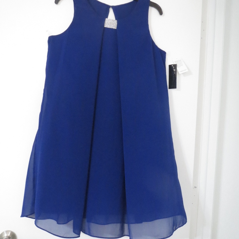 WOMEN FULLY LINED SHORT KNEE-LENGTH PARTY DRESS.